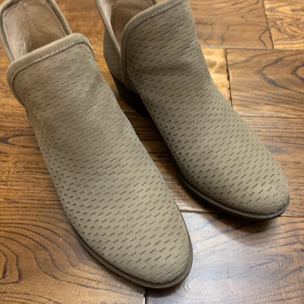 Lucky Brand Baley booties in brindle suede